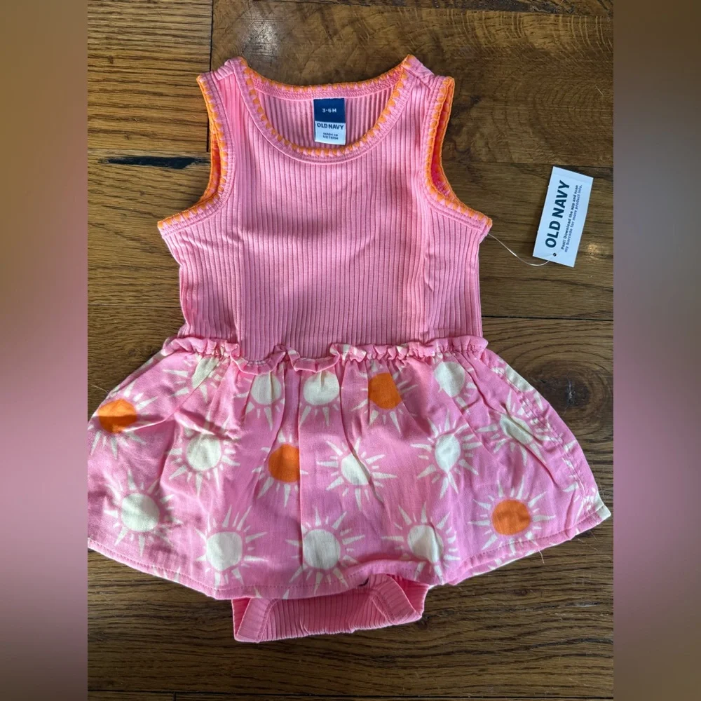 NWT. Old Navy Sleeveless Ribbed Bodysuit Dress for Baby. 3-6 Months